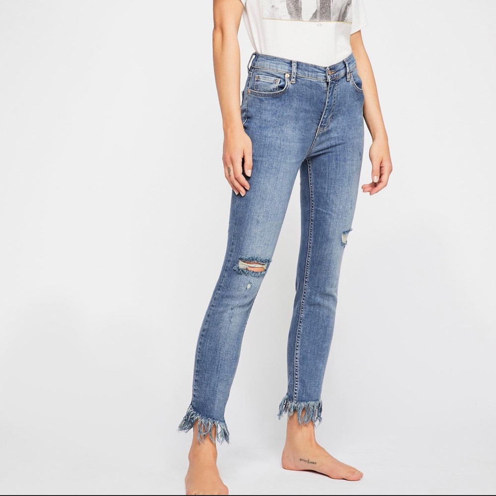 Free people medium wash skinny jeans size 25